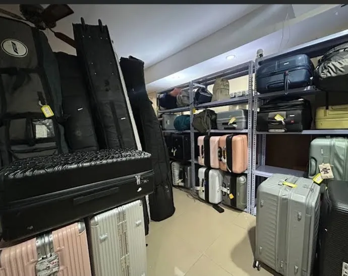 Store Luggage